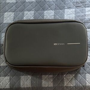 Black & Gray Men's Bag